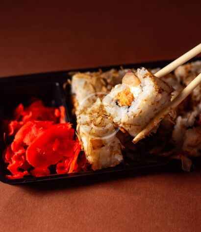 Crispy tempura sushi roll