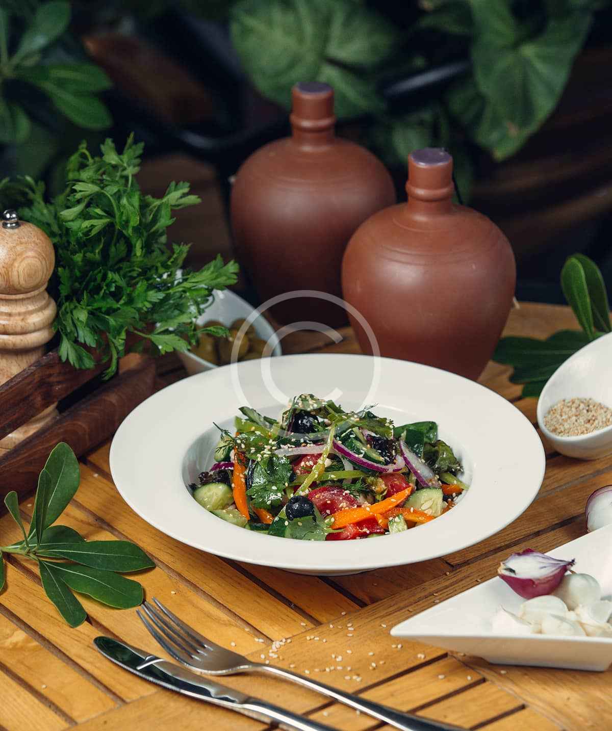 Falafel greens salad - Imagen 2